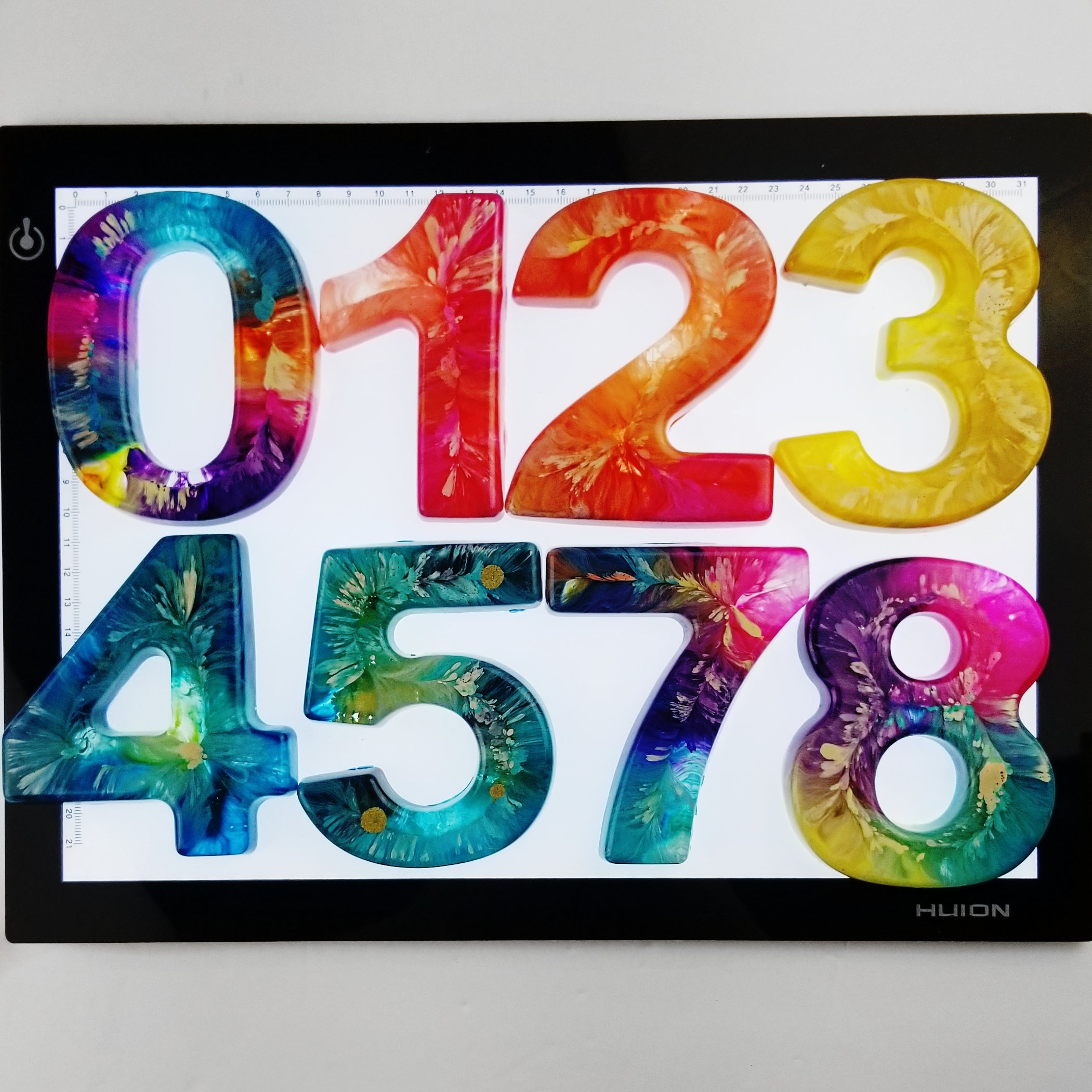 A Psychedelic Resin Number -Individual